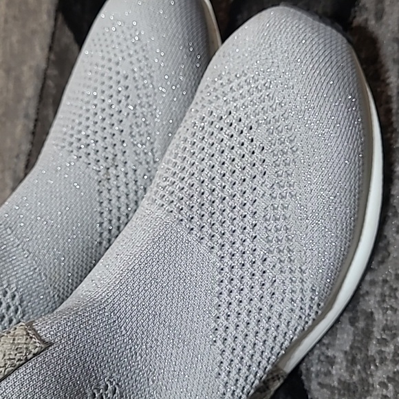 URBAN SPORT METALLIC GRAY SNAKE PRINT J SLIDES SNEAKERS - Picture 2 of 13